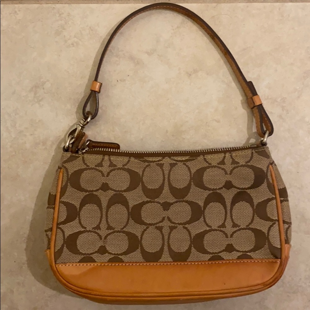 Classic Coach Shoulder Bag